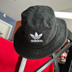ADIDAS Bucket Hat